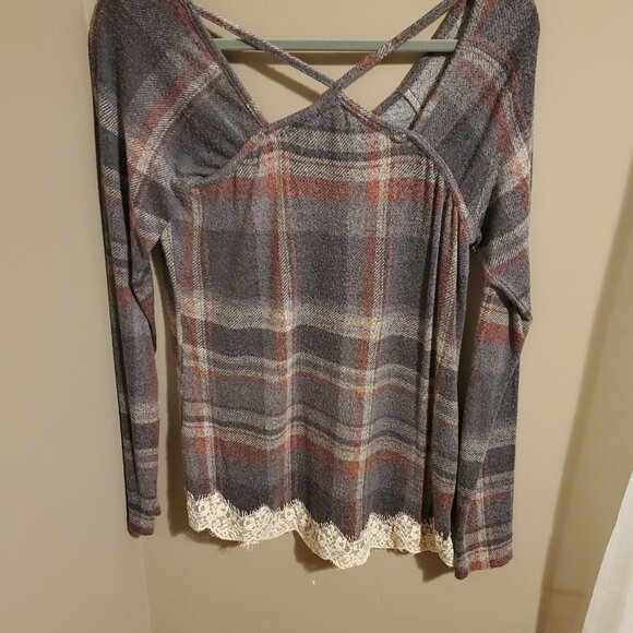 Maurices plaid top size small - Picture 2 of 4